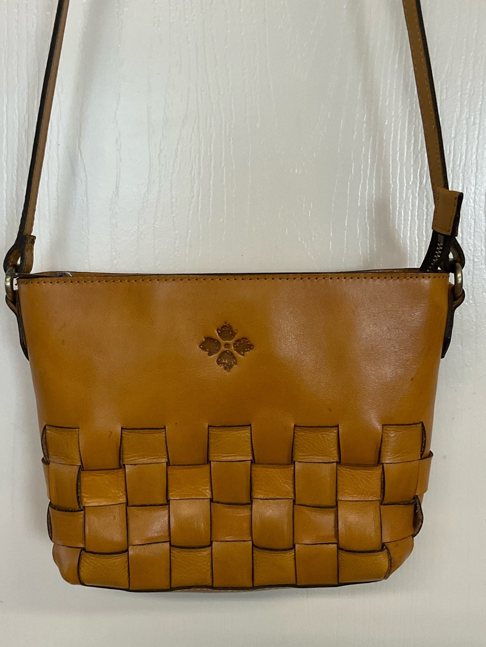 Patricia Nash Caranna Leather Crossbody Bag - Picture 1 of 6
